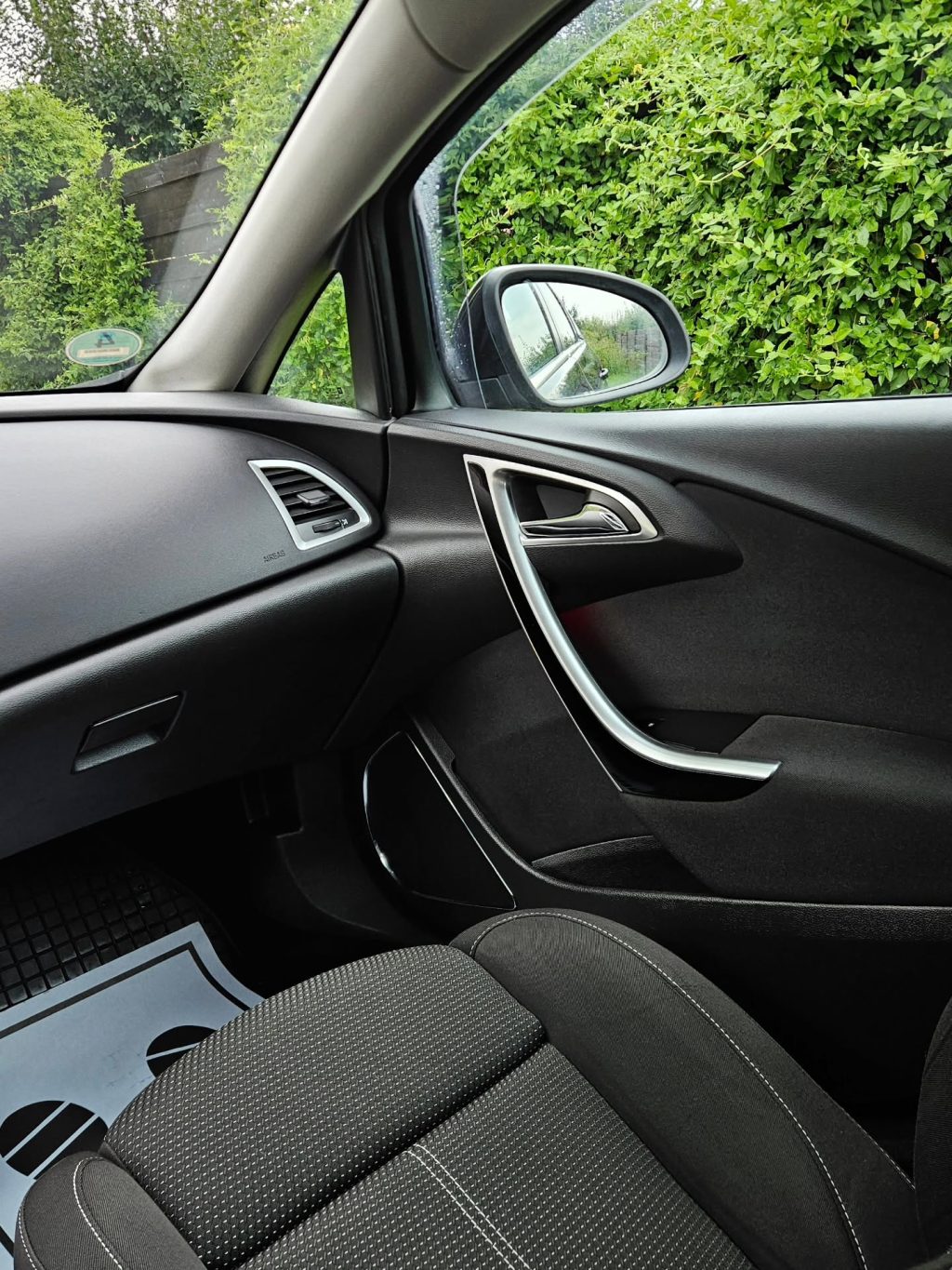 Instagram post from zeusdetailingauto. This post is in position 4.