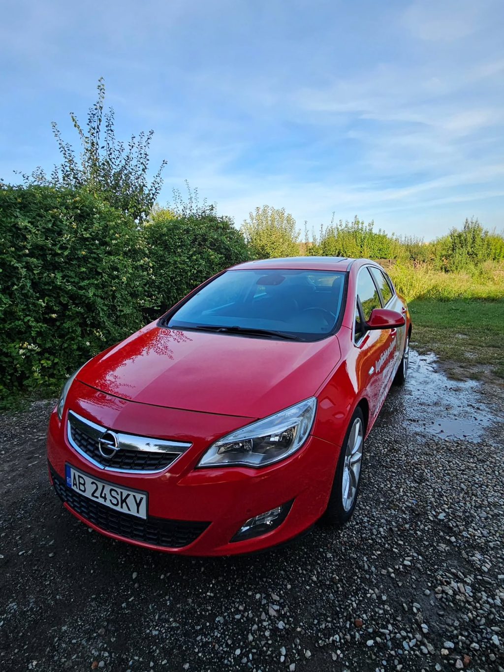 Instagram post from zeusdetailingauto. This post is in position 0.