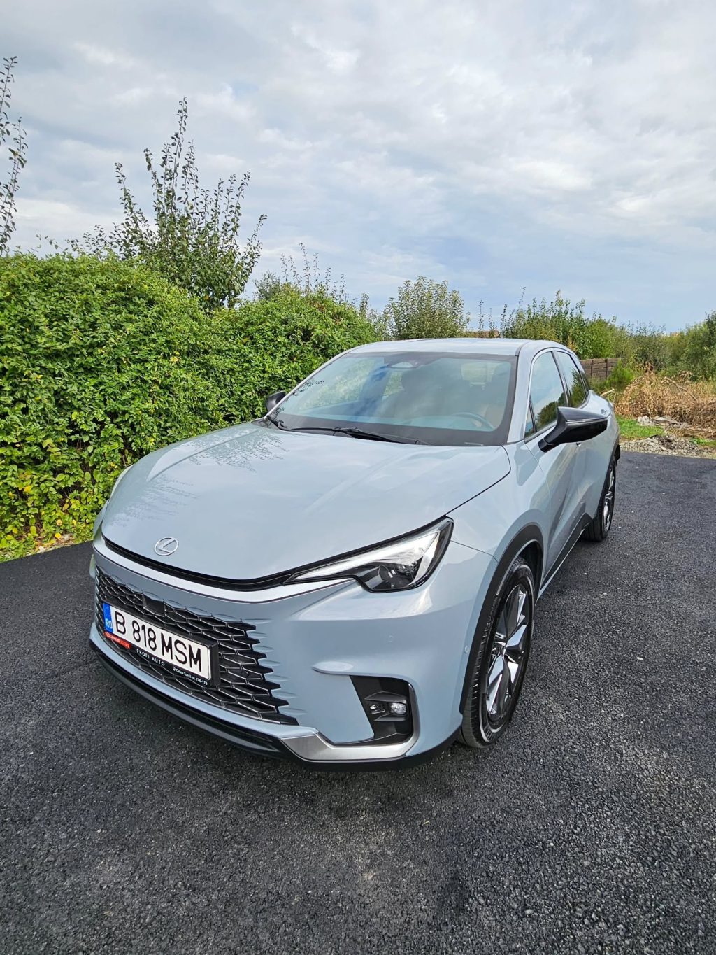 Instagram post from zeusdetailingauto. This post is in position 0.